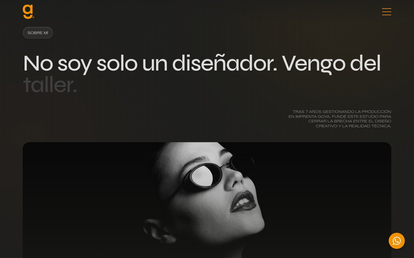 Bloque sobre mí con retrato y biografía corta
