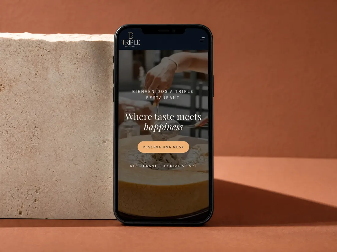 La web del restaurante Triple en el móvil