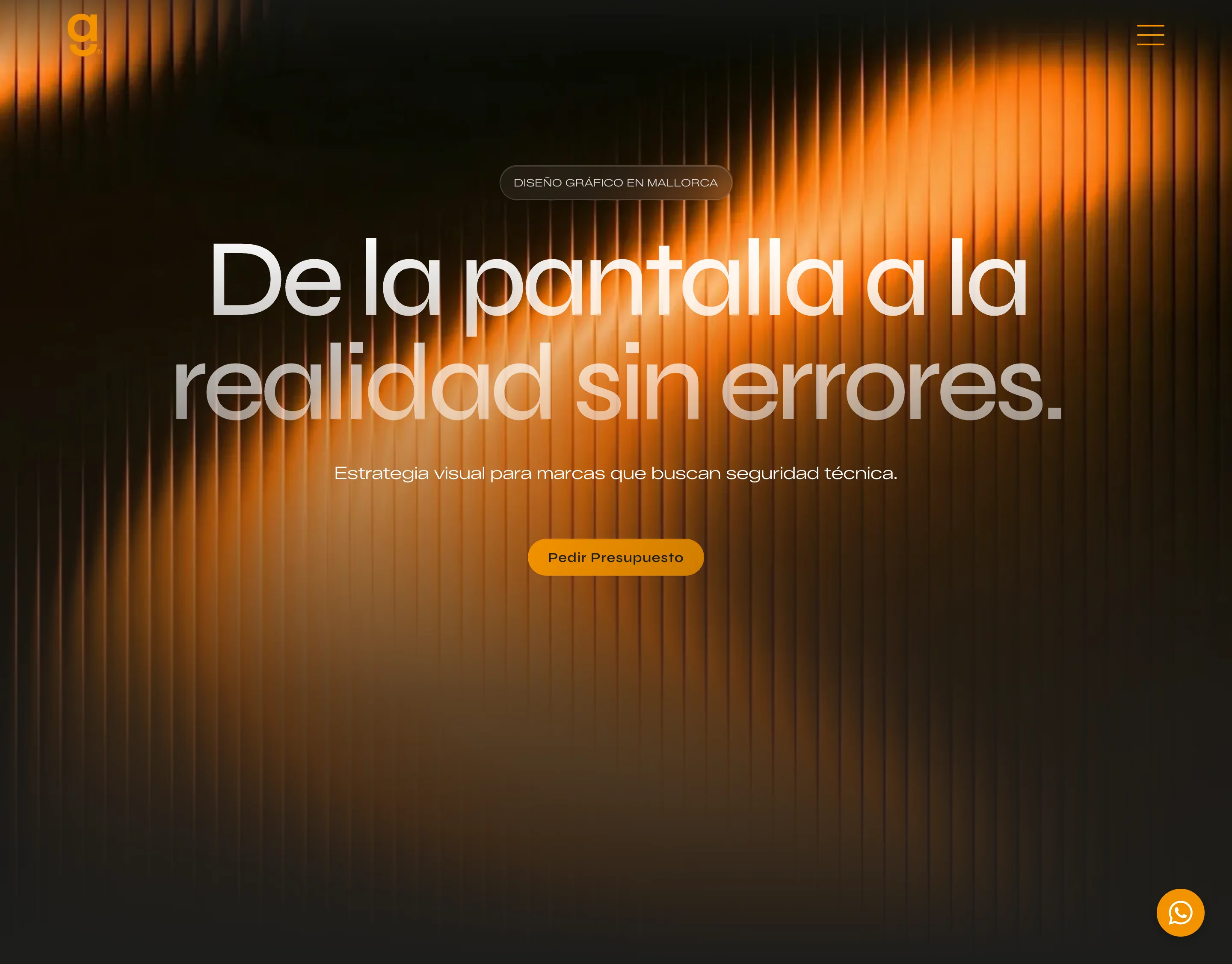 La portada de Estudi Guillem Marc: «De la pantalla a la realidad sin errores» sobre un degradado de luz