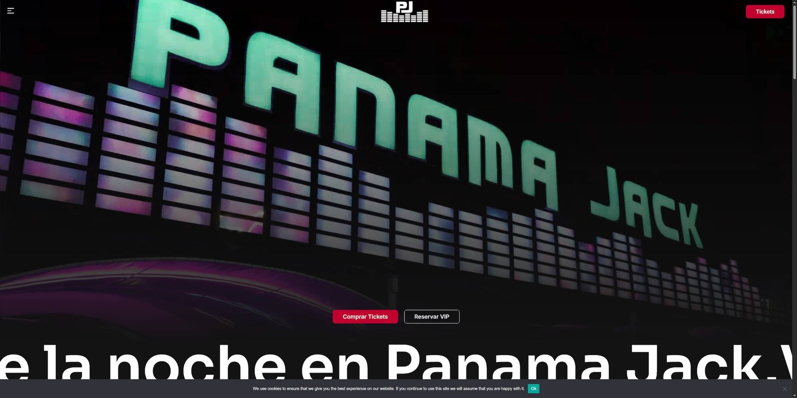 Cartel iluminado de la discoteca Panama Jack en Magaluf, representando su ambiente vibrante de fiesta nocturna.